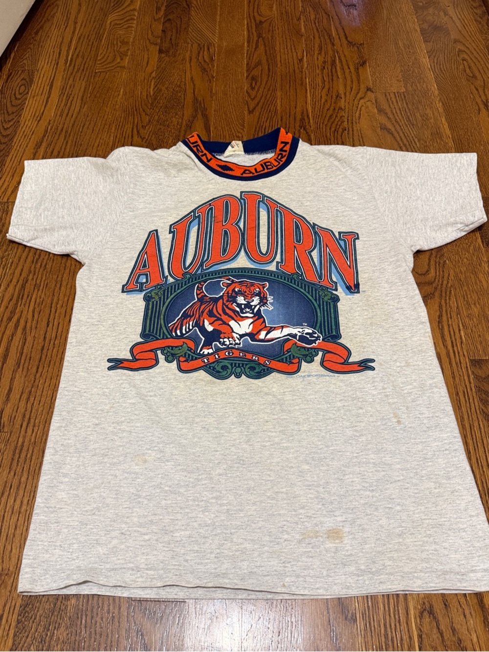 Rare Vintage Auburn Tigers Gray Short Sleeve Graphic Tee